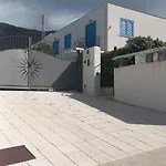 Macari Residence Central Apartment