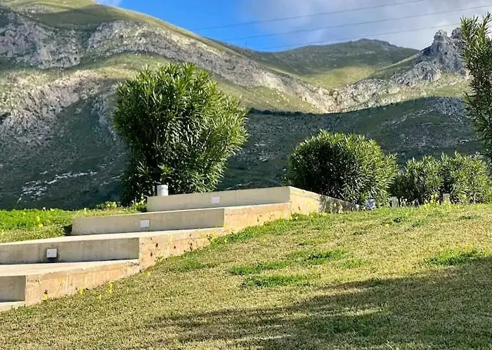Macari Residence Central Apartment