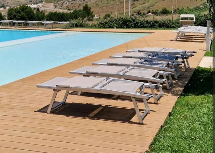 Vakantiehuis Macari Residence Central Apartment *
